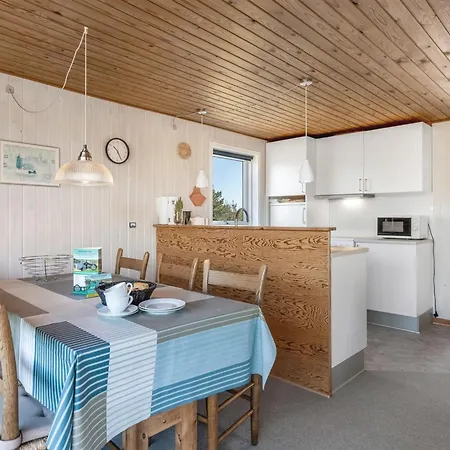 Dom wakacyjny Sara - 2-5km From The Sea By Interhome *